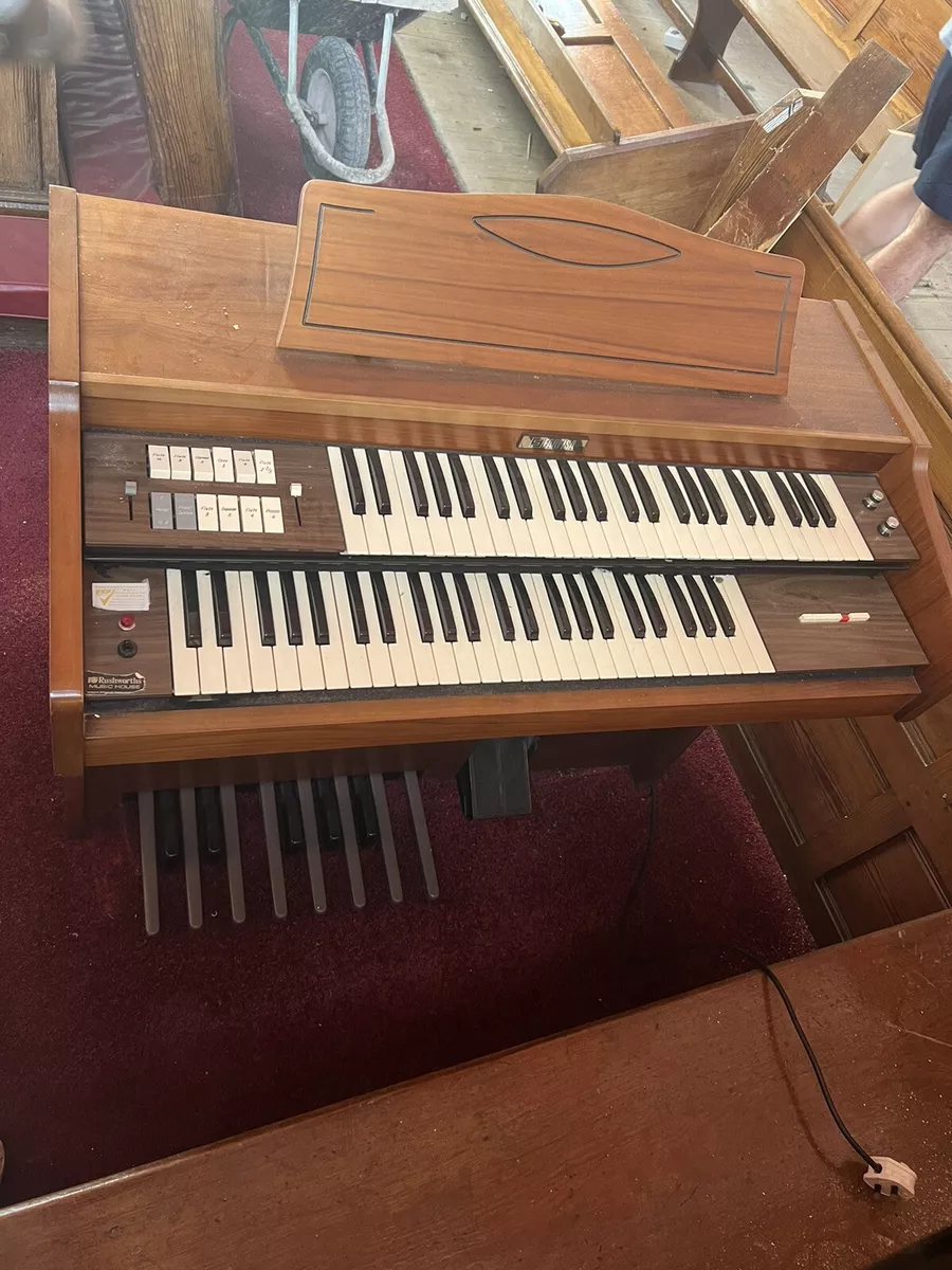 ELECTRIC ORGAN Farfisa Model No. 112473 E