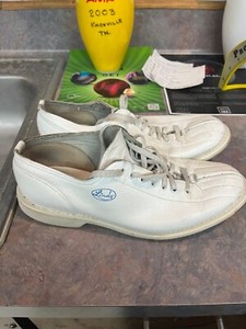 LINDS WHITE RIGHT HANDED  MEN'S 8 1/2 D Bowling Shoes MUST SEE!