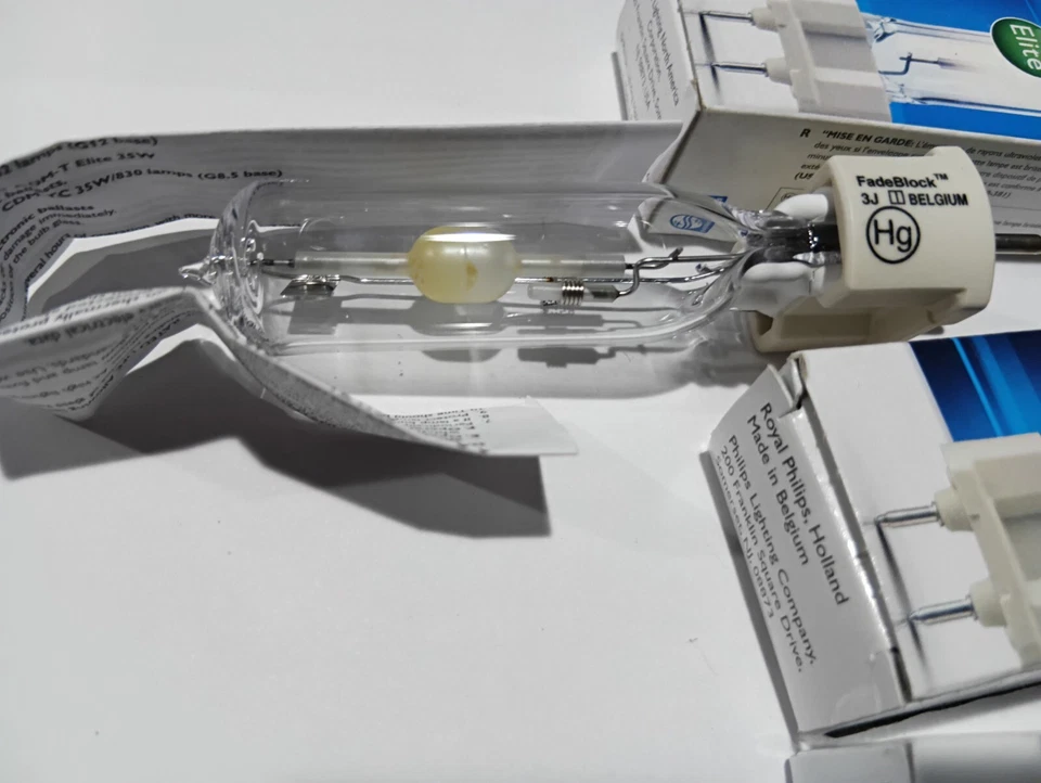 ( Philips Lighting MASTERColor CDM Elite 70/T6/930 G12 1CT HID Lamp Ceramic - Image 2 of 4