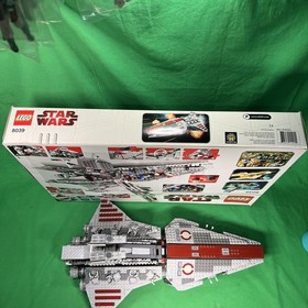 LEGO Star Wars: Venator-Class Republic Attack Cruiser (8039)