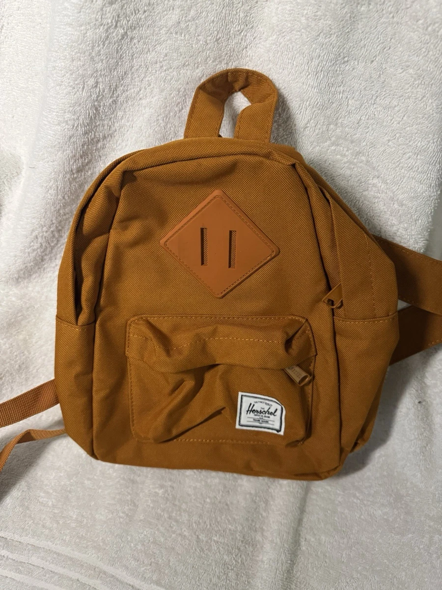 herschel backpack camel Supply Settlement Featuring a convenient zipper closure Herschel Supply Co | Settlement