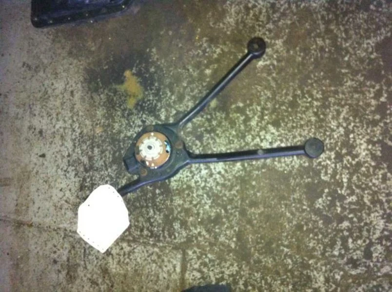 94-99 Pontiac Bonneville Driver Left Radiator Fan Motor Fan Assembly - Image 4 of 4