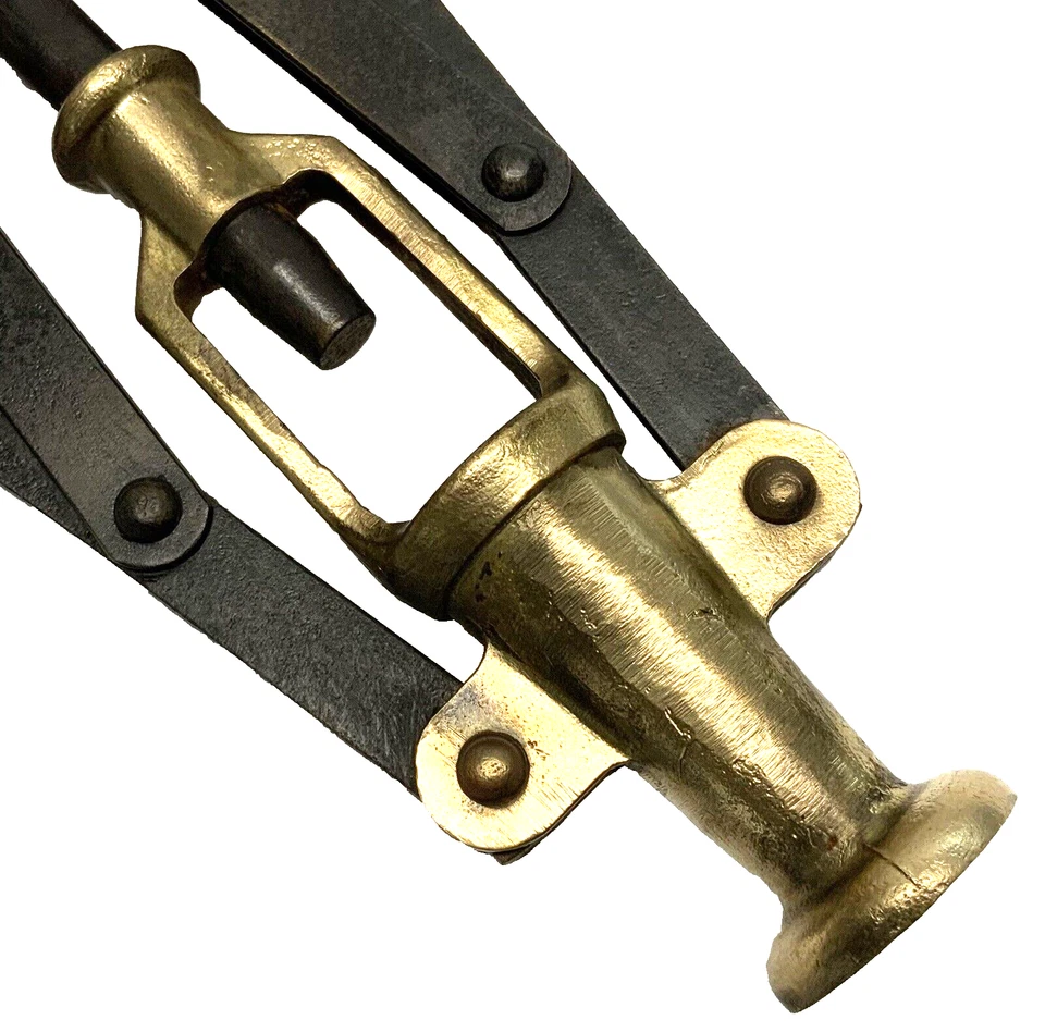 Ancien BOUCHE BOUTEILLE BOUCHONNEUSE métal et bois système à levier XIXème - Photo 2/4