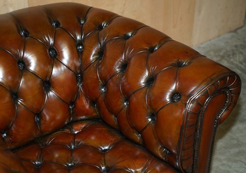 PAIR OF VINTAGE ART DECO RESTORED BROWN LEATHER CHESTERFIELD TUFTED ARMCHAIRS - Picture 10 of 23