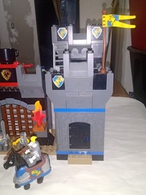 2004 VINTAGE LEGO DUPLO 4777 KNIGHTS CASTLE INCOMPLETE(READ DETAILS) HTF GUC