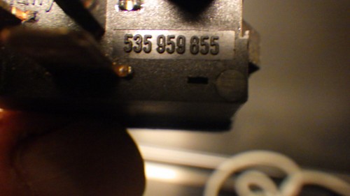 Interruptor alerón elevador eléctrico, VW Corrado G60, VR6 piezas nº 535 959 855  - Imagen 3 de 3