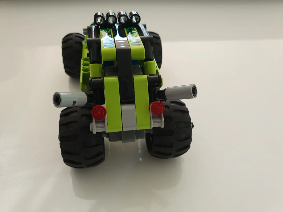 LEGO Technic 42027 Desert Racer, photo 4 sur 5
