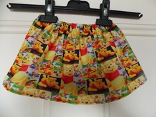 süßer Disney Winnie the Pooh Disneyland World handgefertigter Babyrock 6-12 Monate alt