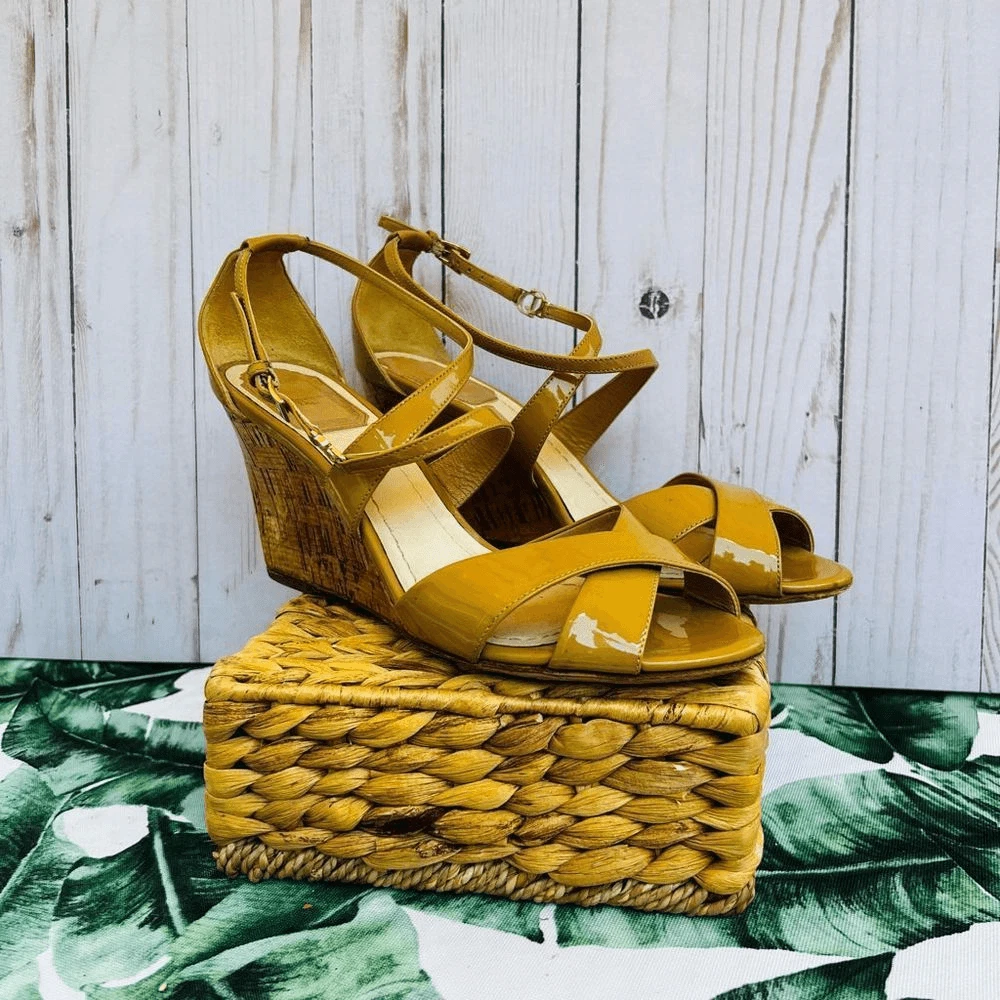 Sandale coin cuir verni Christian Dior Buff