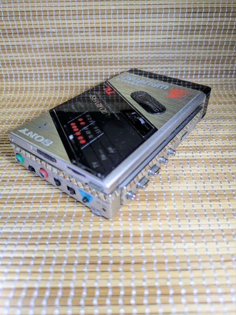 Sony WM-F202 Walkman Silver Cassette Player Radio Recording 2.9x4