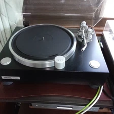 YAMAHA GT-2000 with Outer Supply and Dust Cover Tested Working Record Player