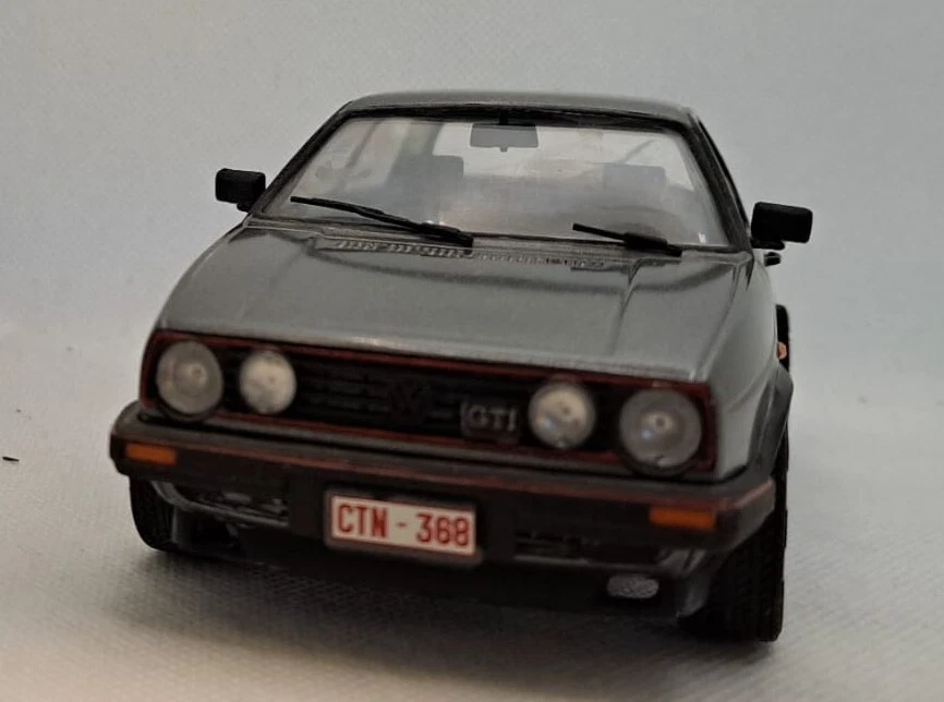 VW GOLF GTI MKII kit MONTATO e VERNICIATO Grigio scuro met. 1/24 da RESTAURARE - Immagine 2 di 4