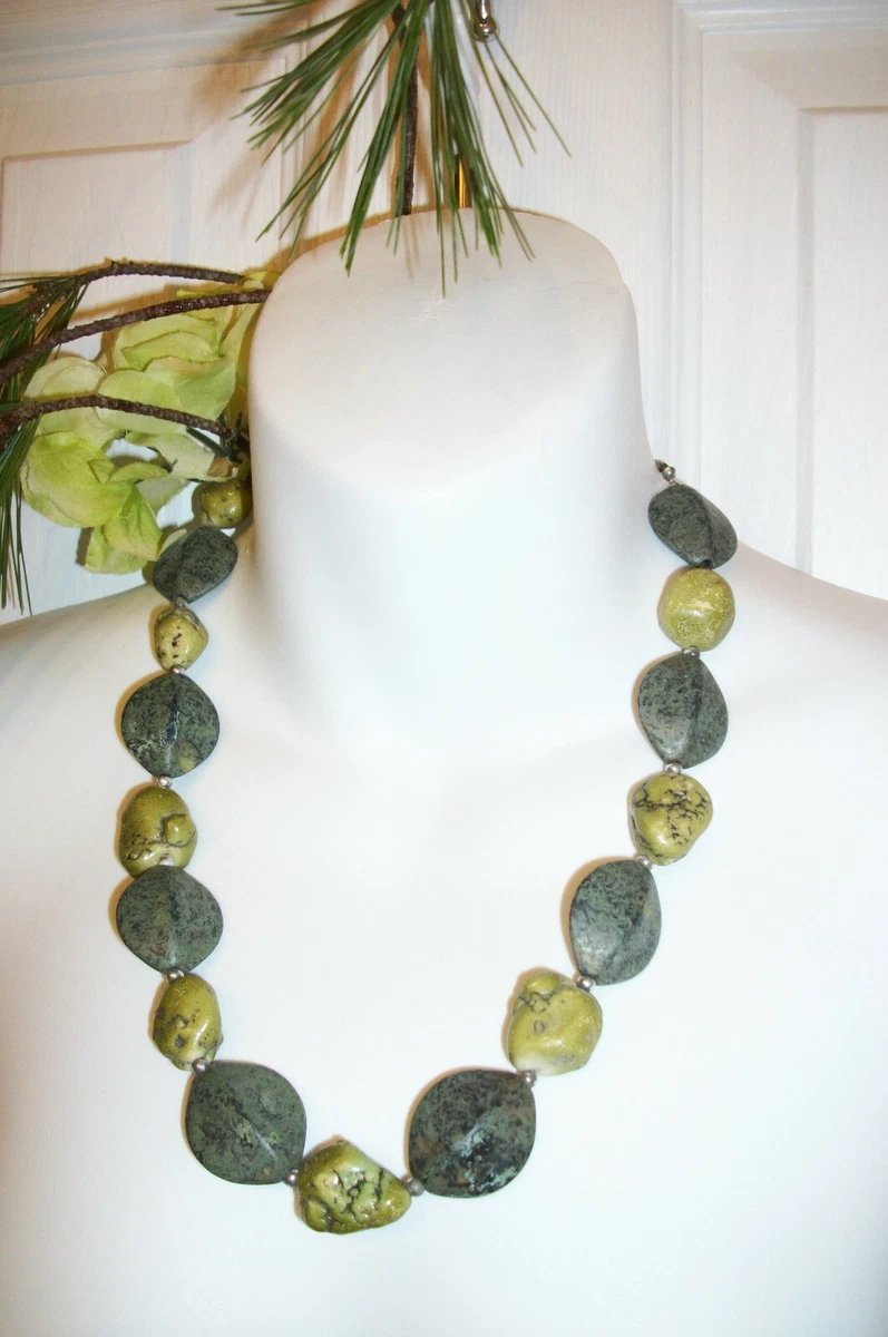 Dark green stone necklace deals