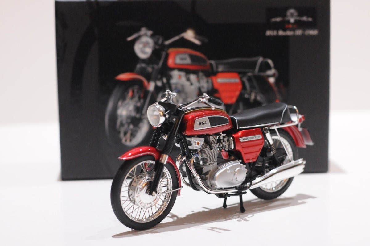 ミニチャンプス　1/12 ロケット3 MINICHAMPS 1968 BSA ROCKET III RED IN SCALE 1:12 122130100