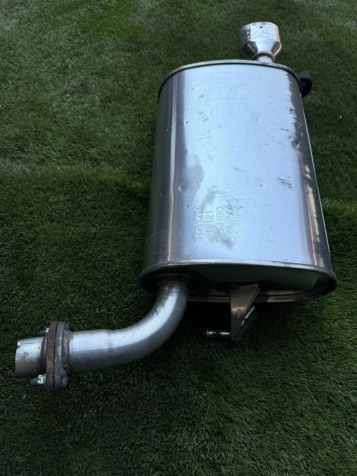 2007 - 2009 LEXUS ES350 3.5L RIGHT PASSENGER EXHAUST MUFFLER USED OEM 231966 - Image 4 of 4