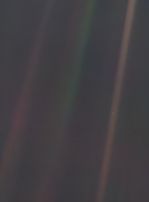 Pale Blue Dot Earth from the Outer Solar System Planet Photo Poster Print 1990