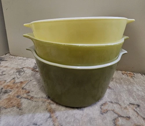 Set Of 3 Vintage Green Pyrex Dishes