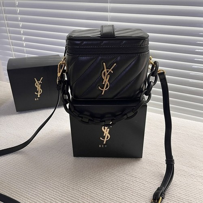 #ad 2026 Beaute Beauty GWP VIP Vanity Case Converted Bag Golden Logo Gift $79.99