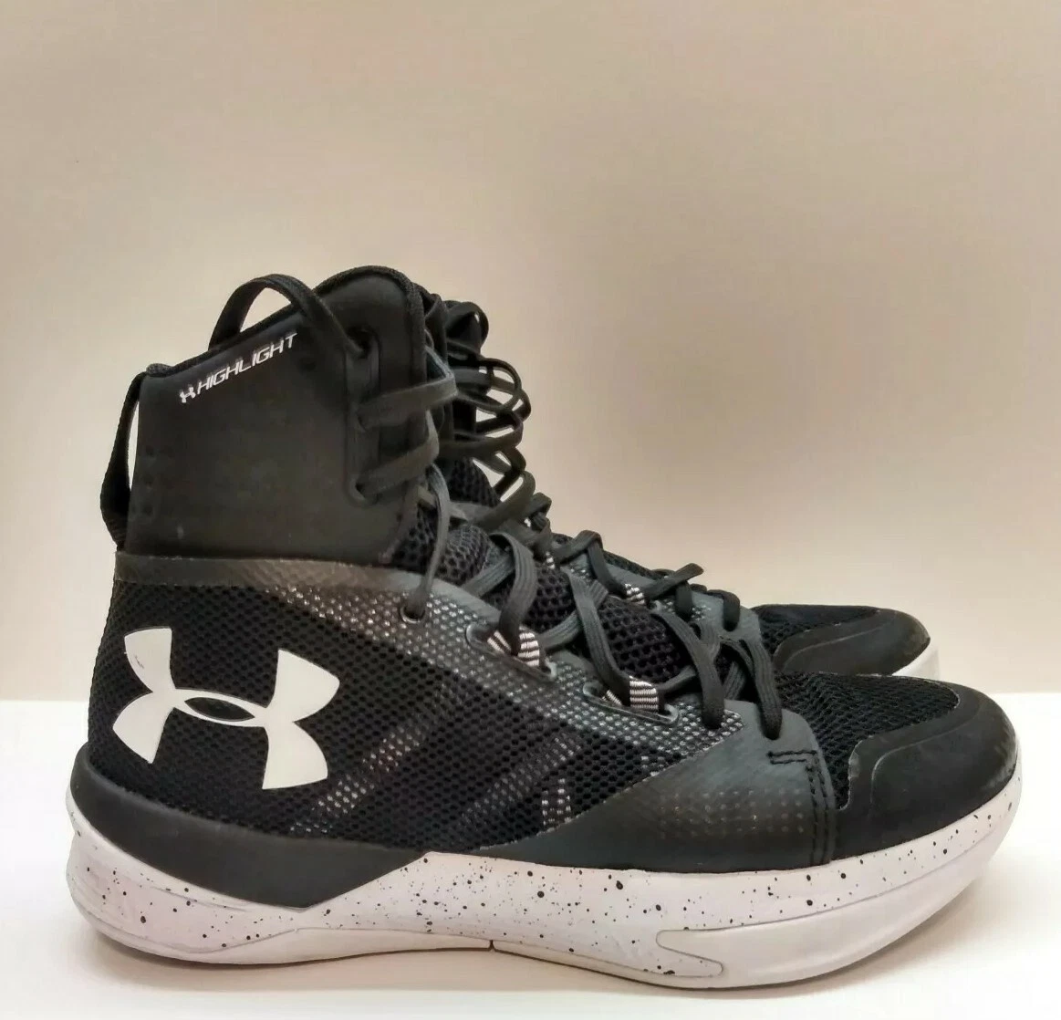 Under Armour Highlight Ace Women s Basketball shoes Black 1290205 010 Size 7