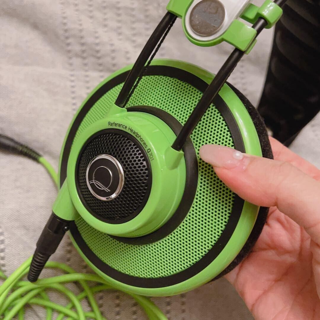 AKG Q701 Green Open Type Headphone For DJ Studio Monitor AKG Q701 Green Open Type Headphone For DJ Studio Monitor