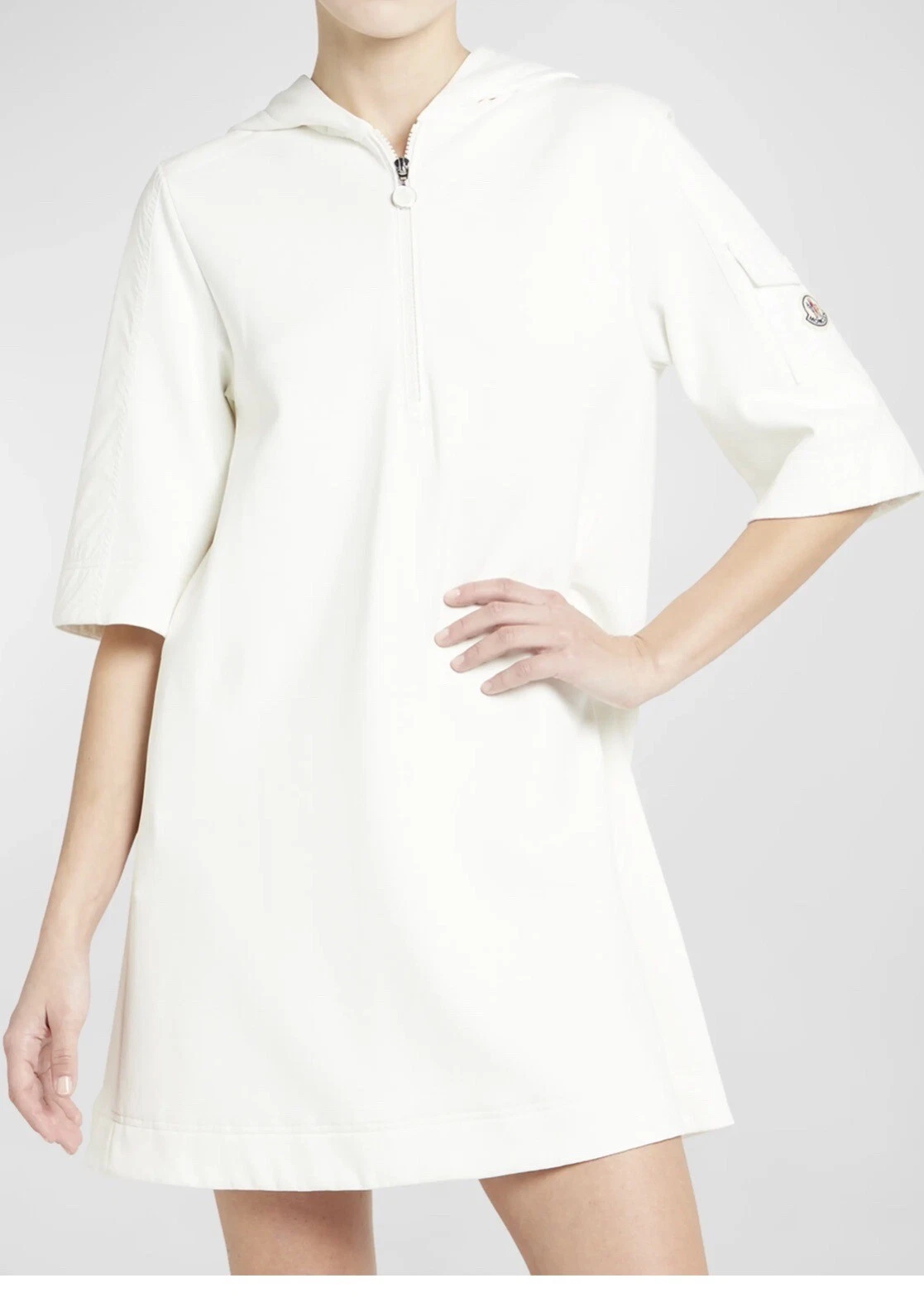 Abito Moncler T shirt con cappuccio e cerniera