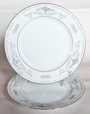 TWO Wade ''DIANE'' BREAD / DESSERT PLATES Blue Flowers, Tan, Silver Trim, Japan
