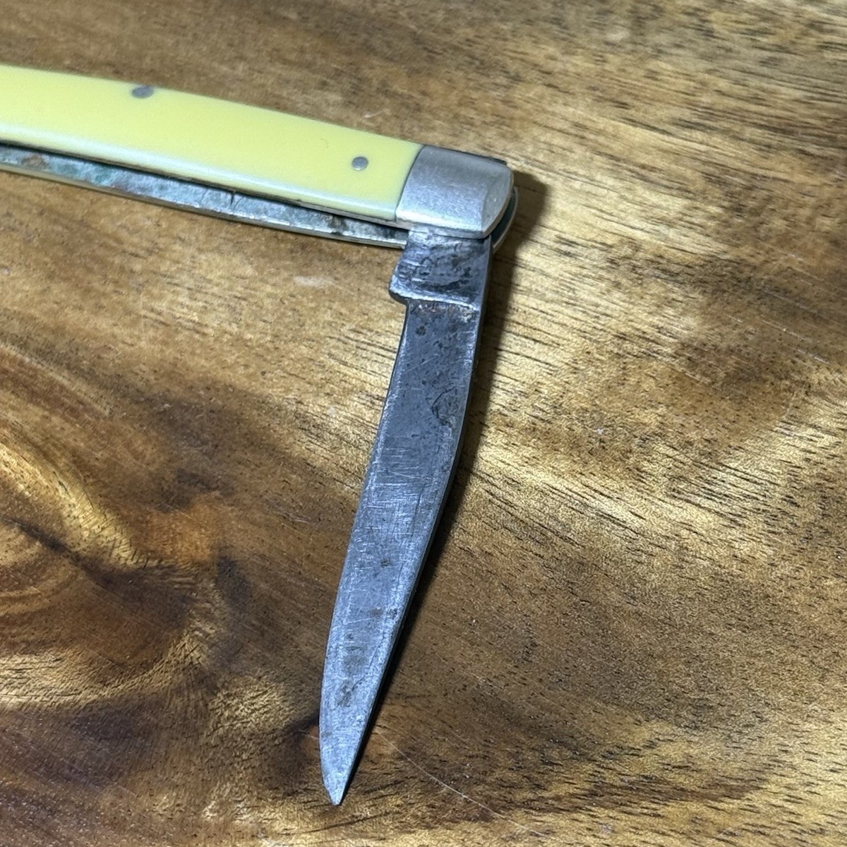 Rare Vintage Case XX Yellow Pen Knife 3233 2 Blades Poor Condition