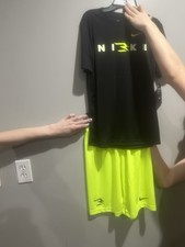 Nike Boys 2 Piece Athletic Set Black Yellow T-Shirt Shorts Size L