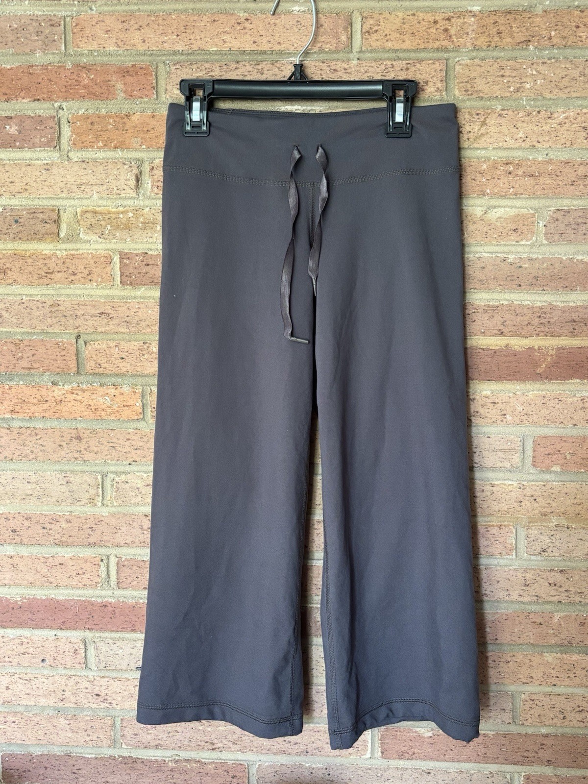 Women’s Under Armour Perfect Flow Yoga Capri Pants Size XS Gray AllSeasonGear