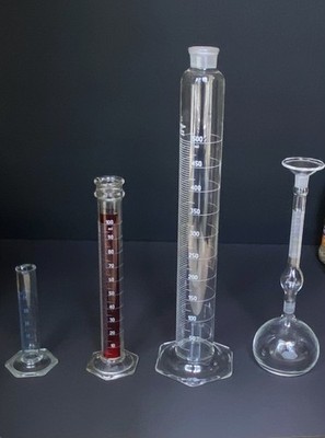 Lot of 4 Assorted Laboratory Flasks Kimax/Pyrex 500, , 100, 25, 25ml