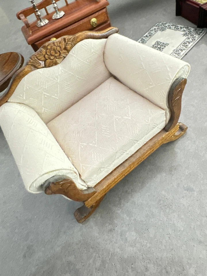 Lote de muebles de sala de muñecas de madera victoriana de colección 1:12 reloj de abuelo Foto 4 de 4