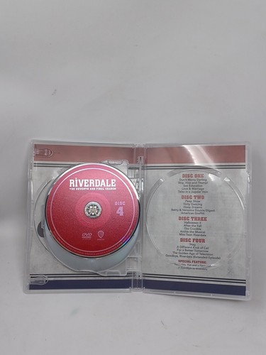 Riverdale: The Seventh and Final Season Boxed Set - Picture 14 of 15