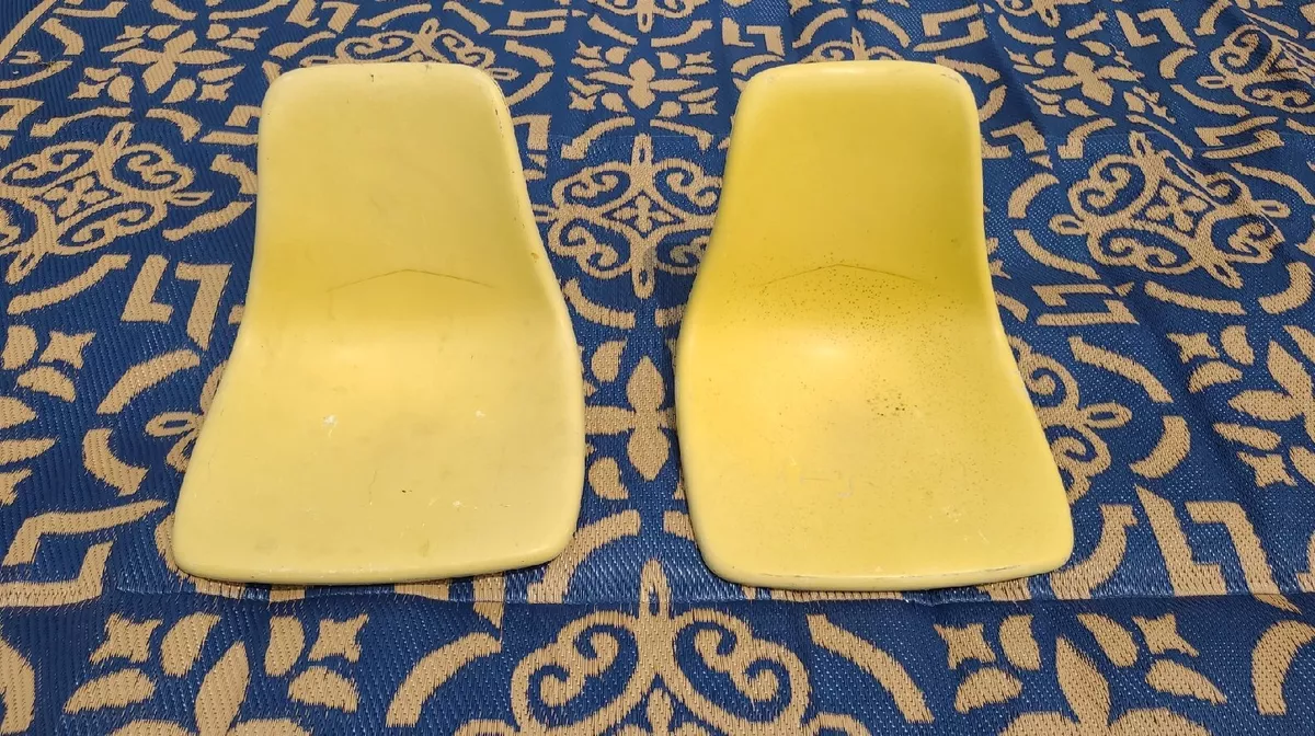 2 Herman Miller Eames Style Fiberglass Side Shell Chair Yellow Vintage