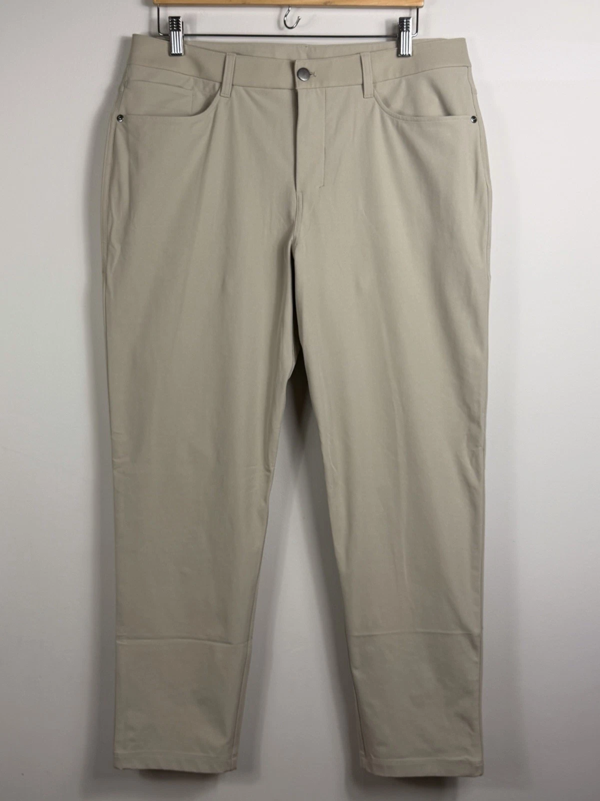 Lululemon Straight Fit 5 Pocket Pant Mens 36x31 Tan Warpstreme Performance