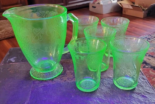 Vtg Hazel Atlas Florentine No 1 Poppy Green Uranium Footed Pitcher + 5 Glasses