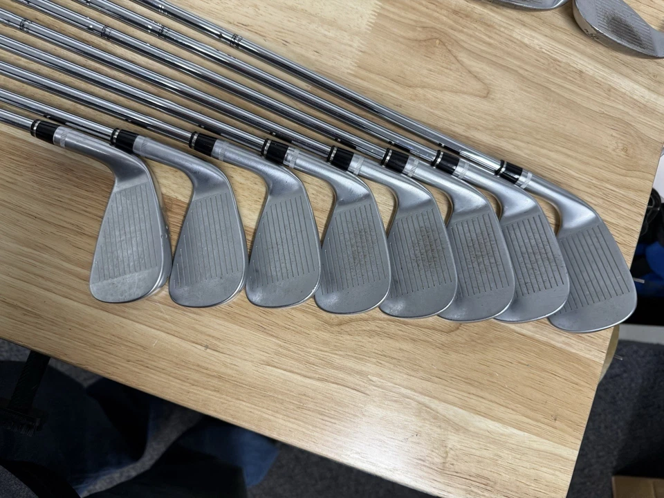 Wilson Staff FG Tour F5 Forged Dynamic Gold XP R-300 для правой руки 4-GW - Изображение 2 из 4