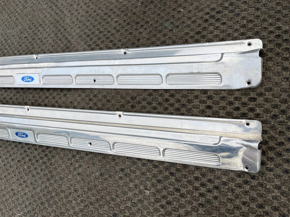 Ford Mustang 1965-1968 convertible nuevo en stock placas de alféizar par de molduras de desgaste 1966 1967 Foto 2 de 4