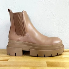 Topshop Lug Chelsea Boots Platform Ankle Booties Chunky Sole Taupe Size 39 EU