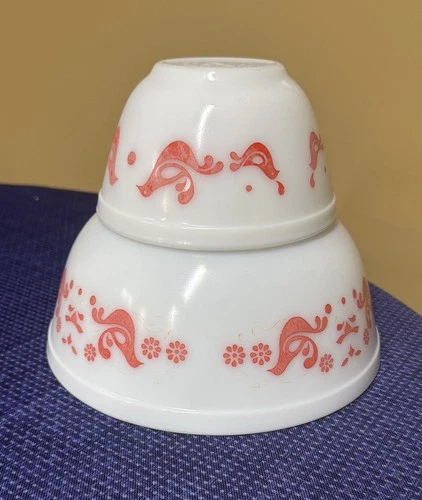 Pyrex Friendship Red Bird Mixing Bowls Lot of 2 – #403 2.5 Qt + #401 1.5 Qt 70's