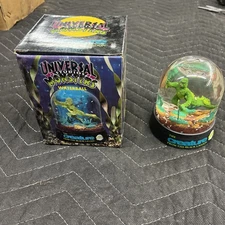 Universal Studios Monsters Waterball - The Creature From The Black Lagoon