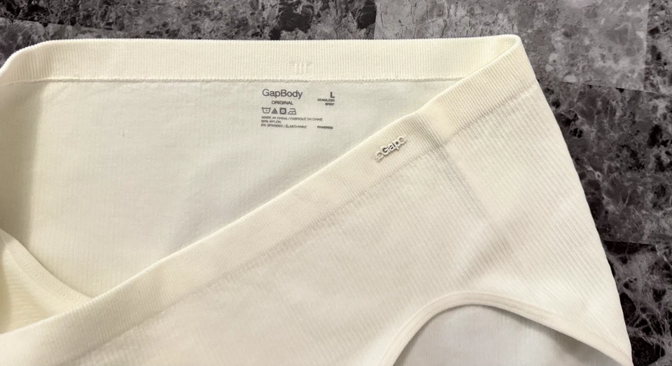 NWOT GAP BODY L IVORY RIBBED STRIPE LOGO HARDWARE STRETCH SEAMLESS BRIEF PANTIES - Image 2 of 4