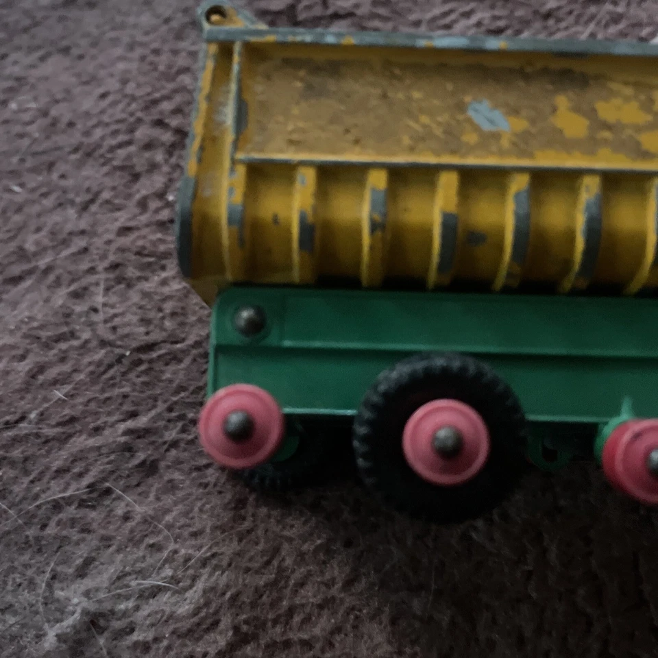 MatchBox Fruehauf Tipper Trailer England By Lesney Green Yellow See Pics - Image 4 of 4