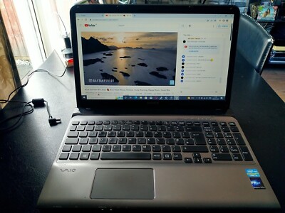 Sony Vaio SVE151D11M 15.6
