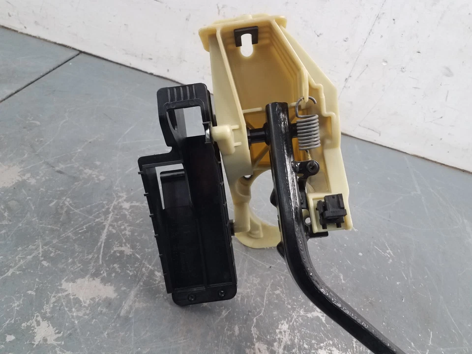 BMW M5 F10 2014 conjunto de pedal de freno #3377 V8 Foto 2 de 4