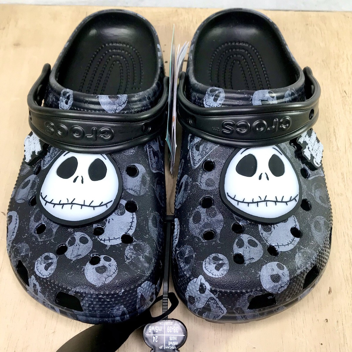 CROCS Disney The Nightmare Before Christmas M4 W6 Black Clog  display picture 1