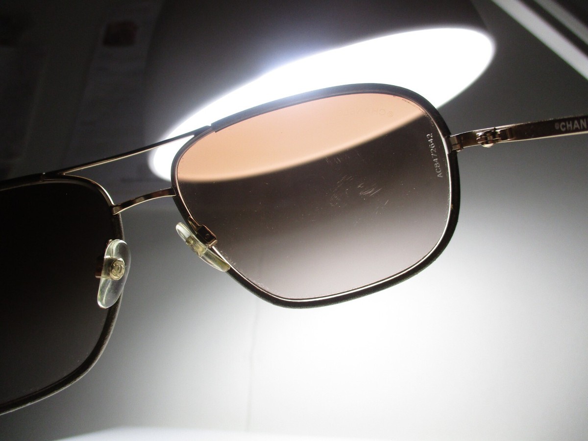 CHANEL アビエーターサングラス ゴールド ブラウン Chanel Chanel Gold & Brown Crocodile Stamped Leather & Metal