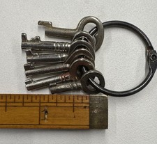 ?? ???  Vintage Small Lock Keys on Ring