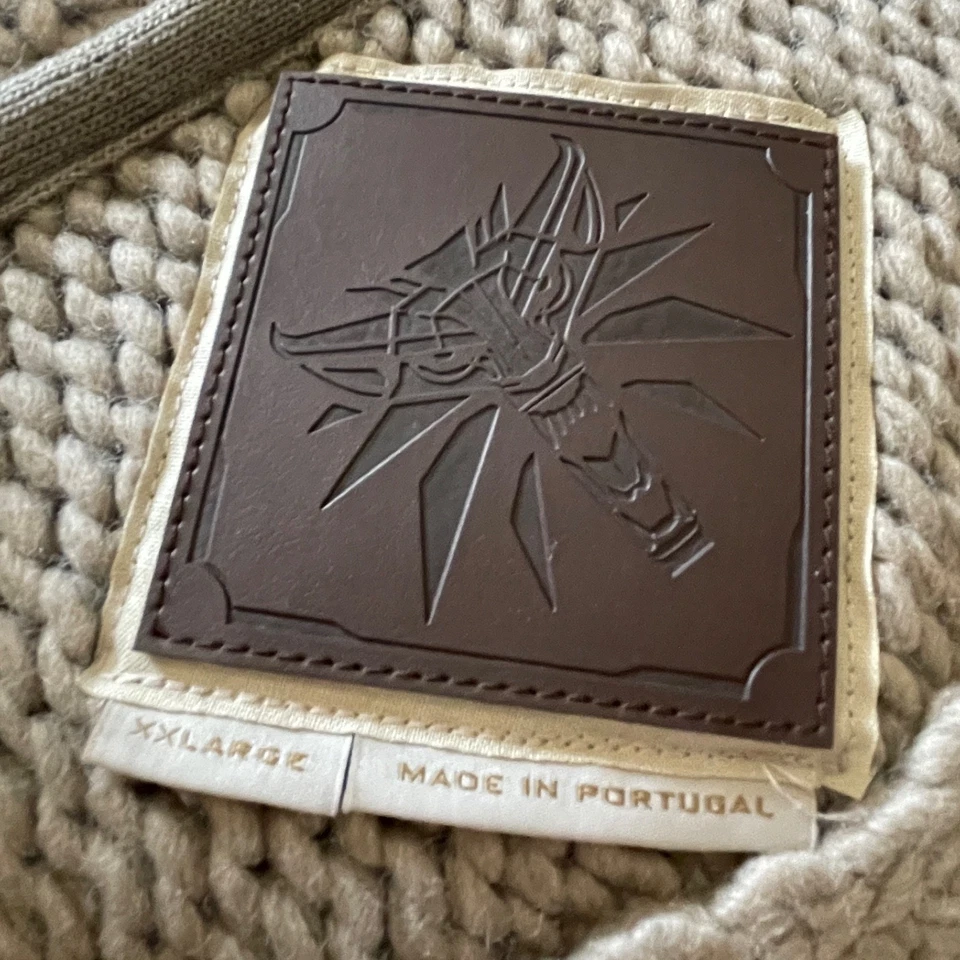 MUSTERBRAND Size XXL Witcher Collection Wolf Hauberk Hooded Zip Sweater Vest - Image 3 of 4