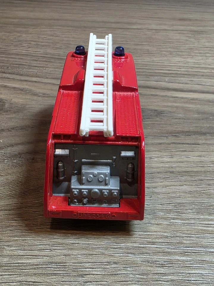 Vintage Lesney England Matchbox Superfast No. 35 Merryweather Fire Engine 1969 - Image 4 of 4