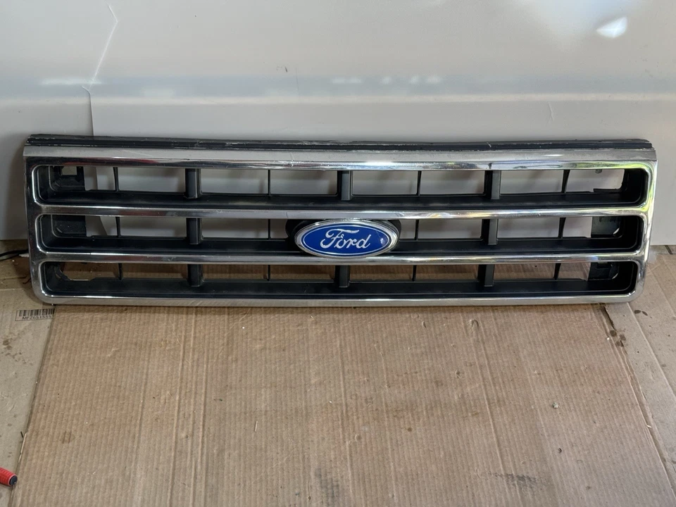Camión Ford 1987-91 F150 F250 F350 Bronco OEM conjunto de rejilla cromada con logotipo Foto 2 de 4